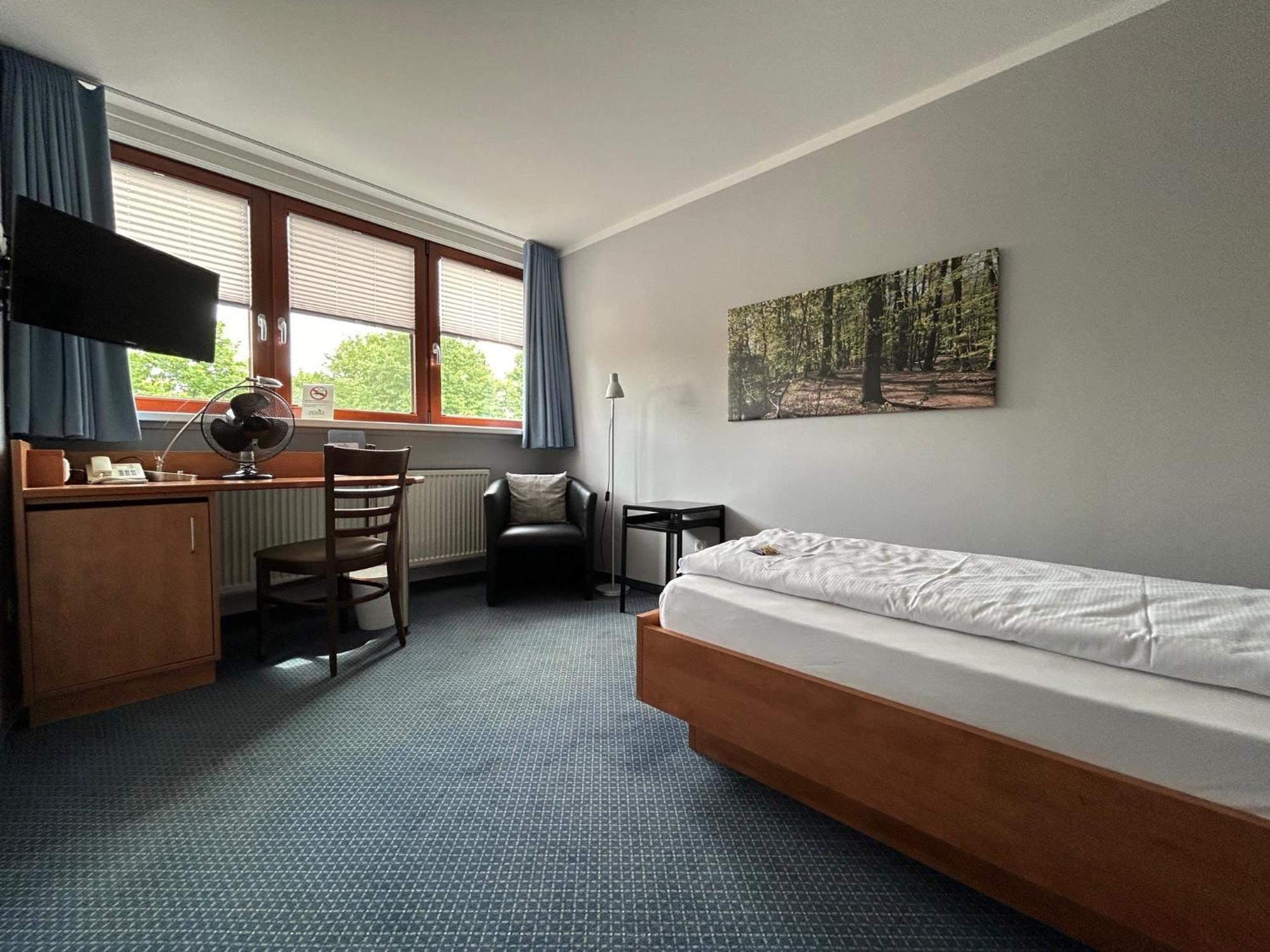 Hotel & Restaurant Prueser'S Gasthof Hellwege Bagian luar foto