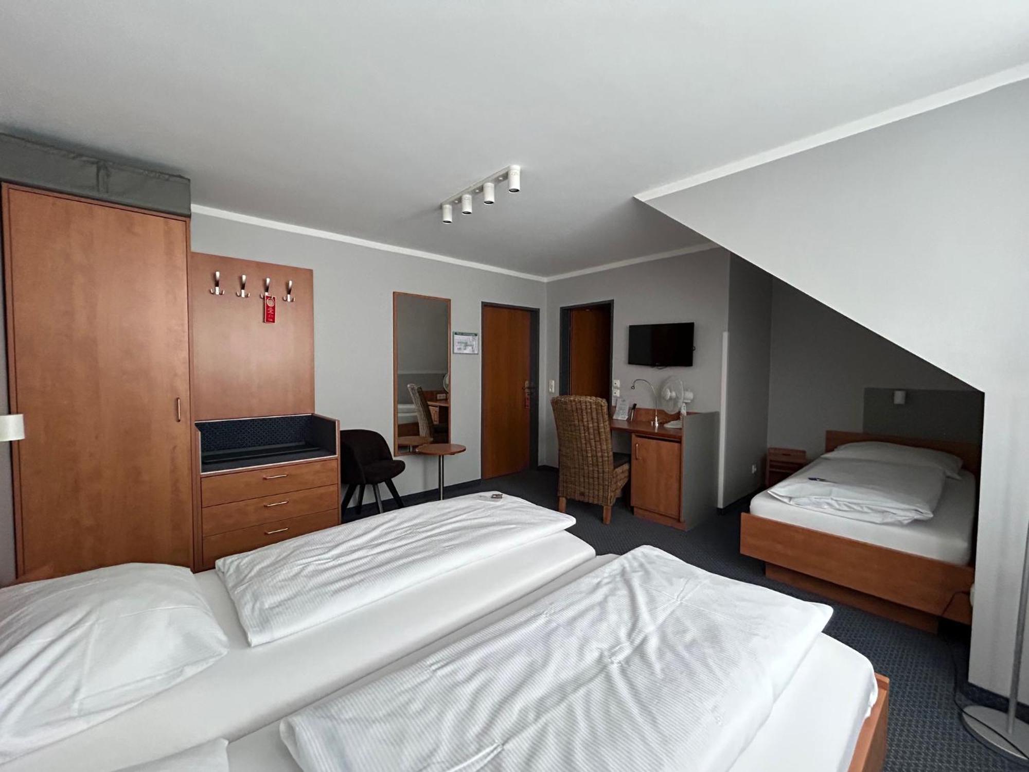 Hotel & Restaurant Prueser'S Gasthof Hellwege Bagian luar foto