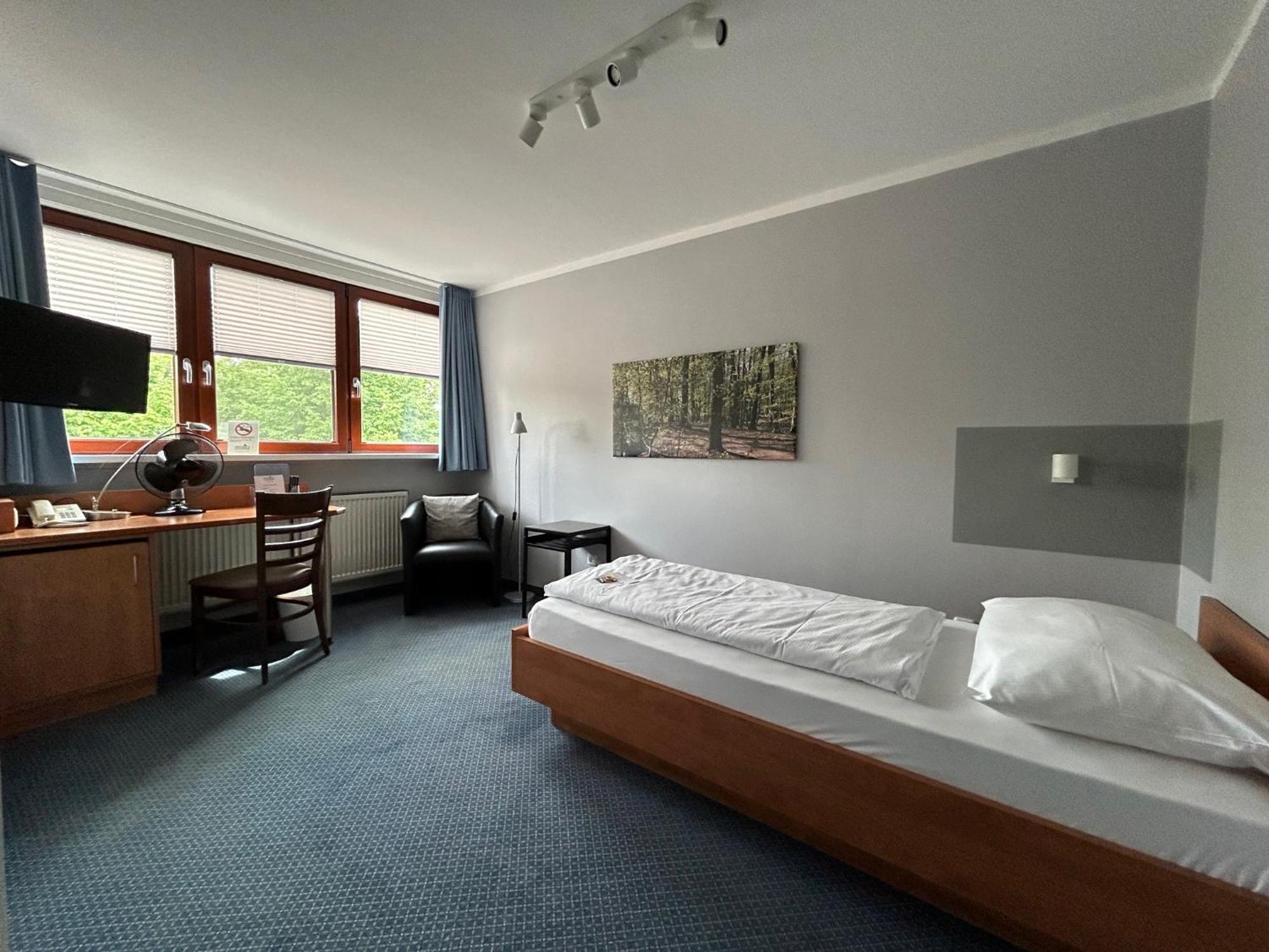 Hotel & Restaurant Prueser'S Gasthof Hellwege Bagian luar foto